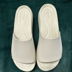 Crocs Brooklyn Slide Size 5